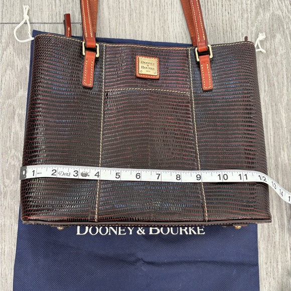 Dooney & Bourke Tote Bag in EUC. Comes w/branded dustbag. Absolutely beautiful. - Picture 12 of 14